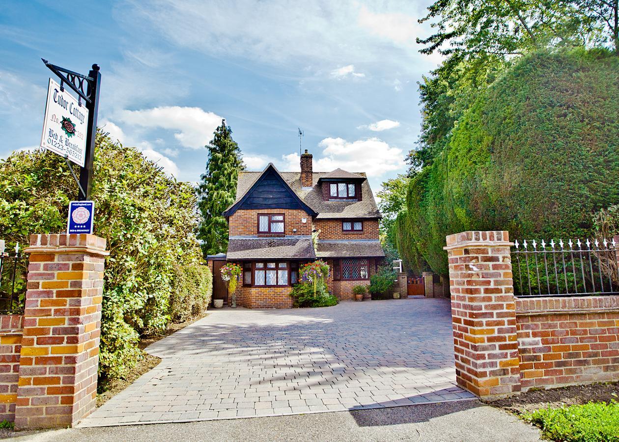 Tudor Cottage Bed & Breakfast Cambridge  Exterior photo